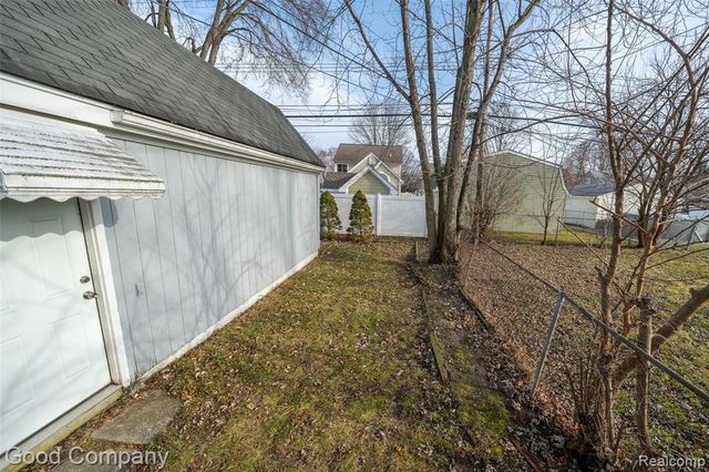 3826 Kent Road, Royal Oak, MI 48073