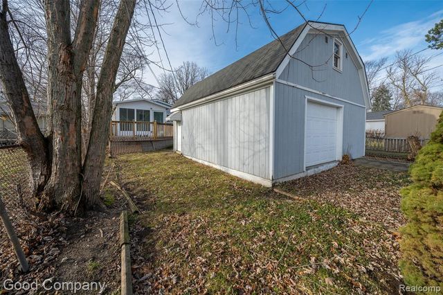 3826 Kent Road, Royal Oak, MI 48073