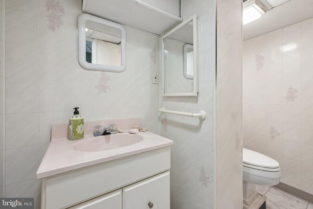 410 NARRAGANSETT DR, Cherry Hill, NJ 08002