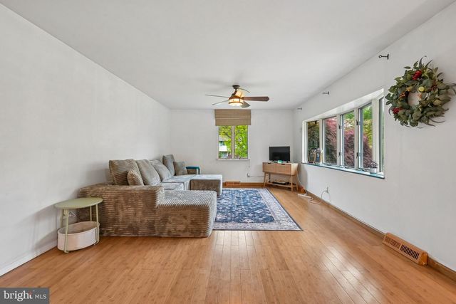 410 NARRAGANSETT DR, Cherry Hill, NJ 08002