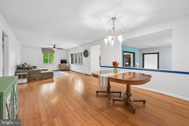 410 NARRAGANSETT DR, Cherry Hill, NJ 08002