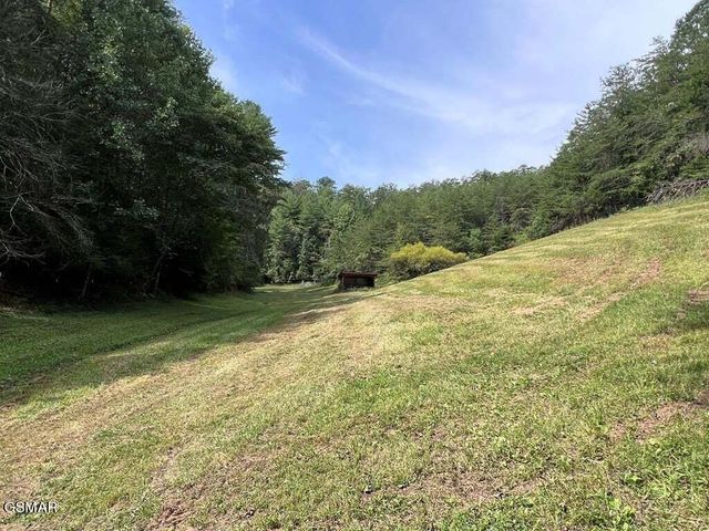 1570 S Helton Road, Sevierville, TN 37862
