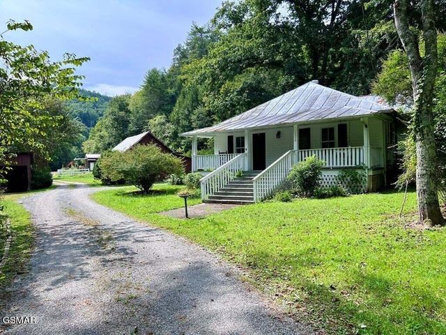 1570 S Helton Road, Sevierville, TN 37862