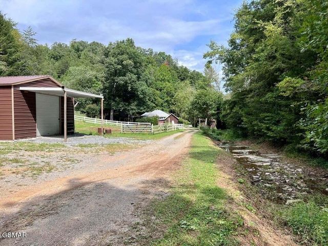 1570 S Helton Road, Sevierville, TN 37862