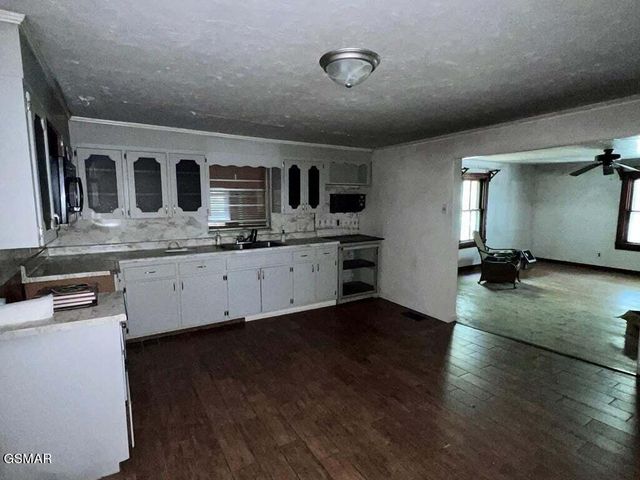 1570 S Helton Road, Sevierville, TN 37862