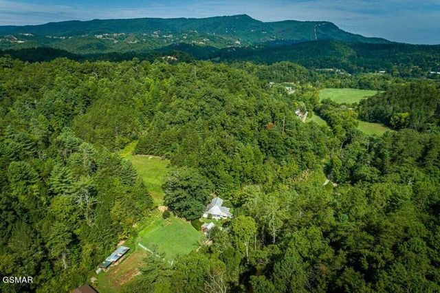 1570 S Helton Road, Sevierville, TN 37862