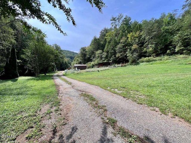 1570 S Helton Road, Sevierville, TN 37862