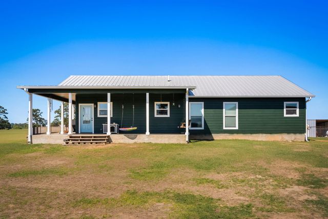 935 Highway 21 E, Paige, TX 78602