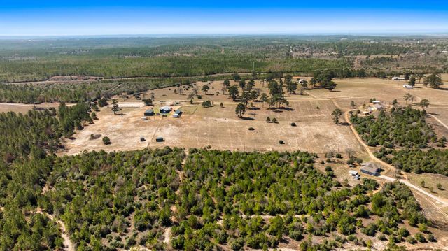 935 Highway 21 E, Paige, TX 78602