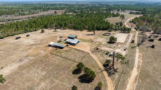 935 Highway 21 E, Paige, TX 78602