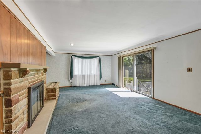 8089 Wesley Drive, Strongsville, OH 44136