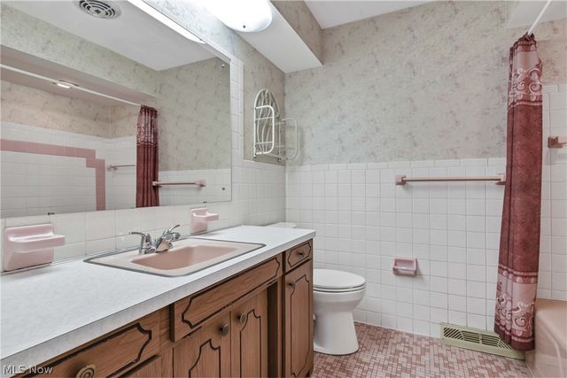 8089 Wesley Drive, Strongsville, OH 44136