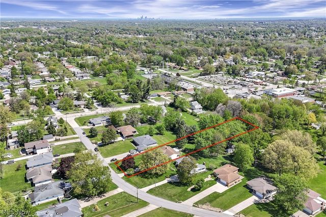 8089 Wesley Drive, Strongsville, OH 44136