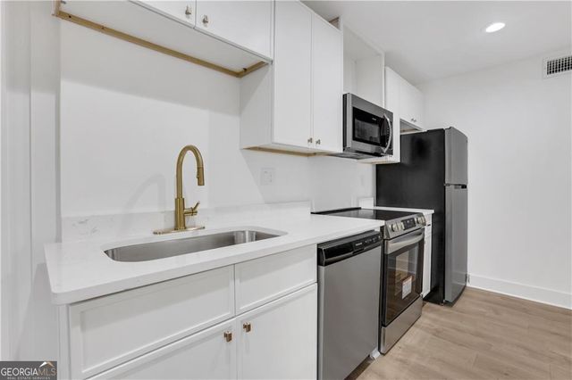 2396 Lawrenceville Highway V, Decatur, GA 30033