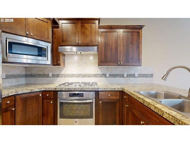 9495 Nw EMBER Ln, Portland, OR 97229