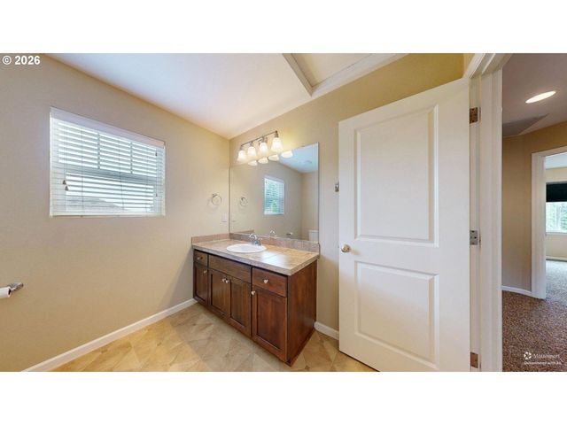 9495 Nw EMBER Ln, Portland, OR 97229