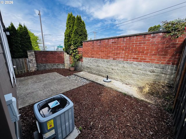 9495 Nw EMBER Ln, Portland, OR 97229