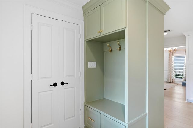 7623 Fairdale Lane, Houston, TX 77063