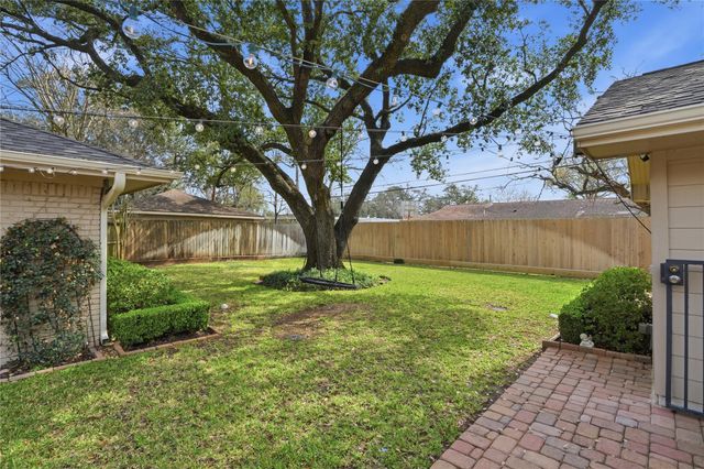 7623 Fairdale Lane, Houston, TX 77063