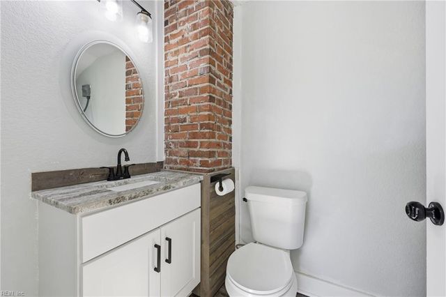 2841 Bunch Walnuts RD, Chesapeake, VA 23322