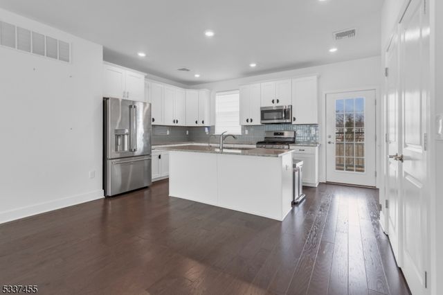 42 Colgate Dr, Morris Twp., NJ 07960