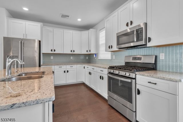 42 Colgate Dr, Morris Twp., NJ 07960
