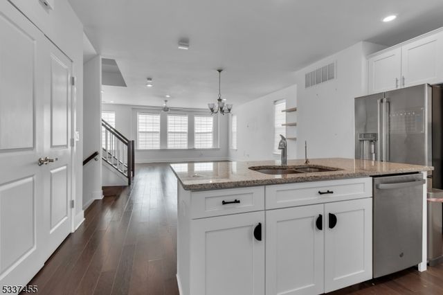 42 Colgate Dr, Morris Twp., NJ 07960
