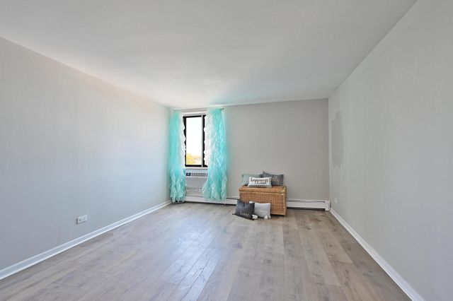 9725 S Karlov Avenue 610, Oak Lawn, IL 60453