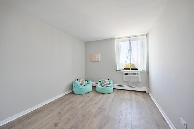 9725 S Karlov Avenue 610, Oak Lawn, IL 60453