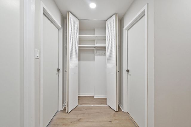 9725 S Karlov Avenue 610, Oak Lawn, IL 60453