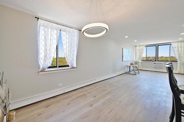 9725 S Karlov Avenue 610, Oak Lawn, IL 60453