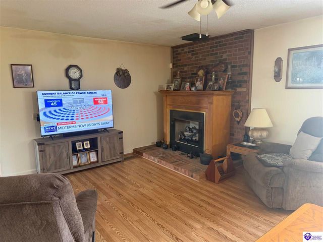 9446 Leitchfield Road, Cecilia, KY 42724