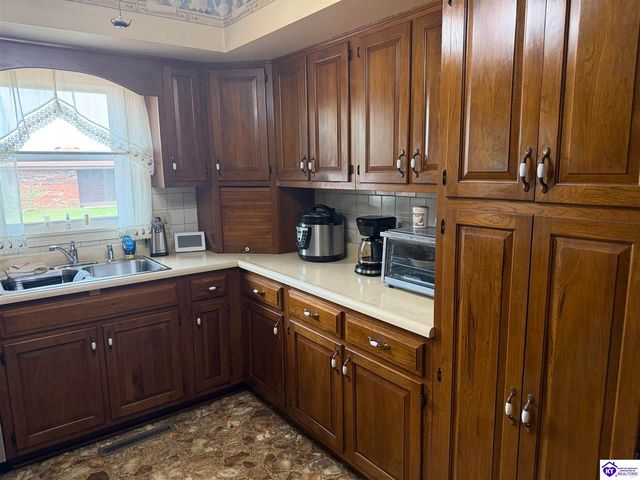 9446 Leitchfield Road, Cecilia, KY 42724