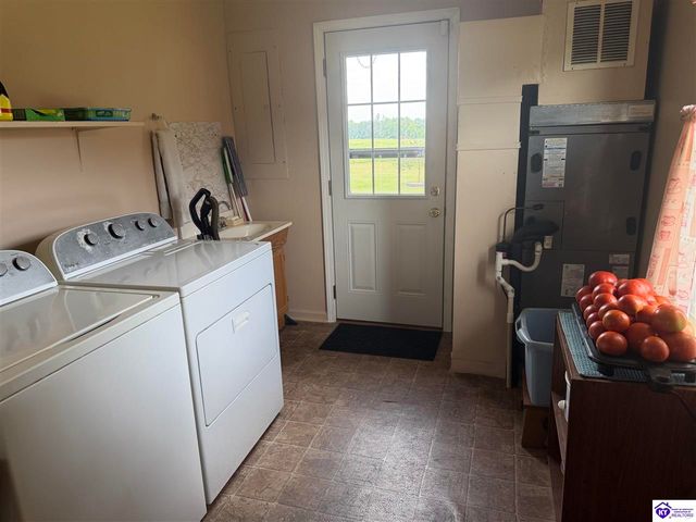 9446 Leitchfield Road, Cecilia, KY 42724