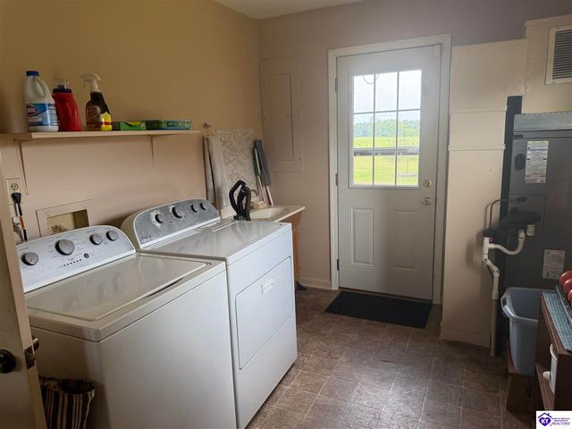 9446 Leitchfield Road, Cecilia, KY 42724