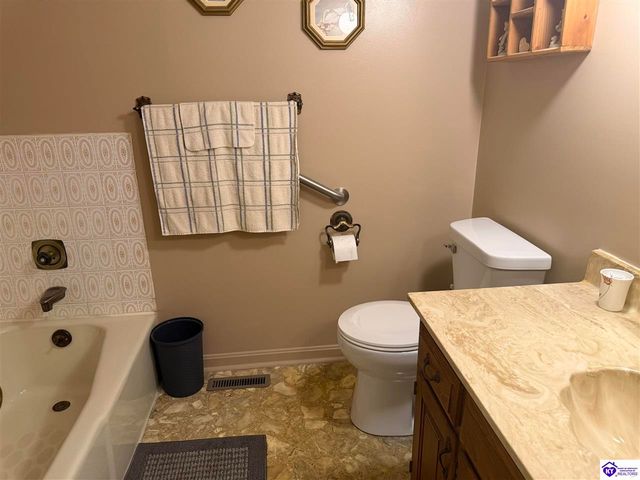 9446 Leitchfield Road, Cecilia, KY 42724