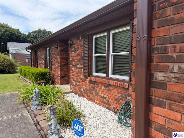9446 Leitchfield Road, Cecilia, KY 42724
