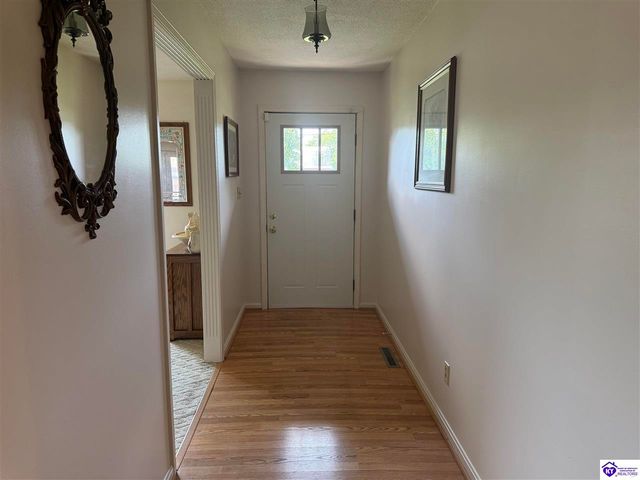 9446 Leitchfield Road, Cecilia, KY 42724
