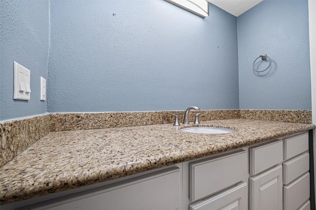 7575 Katy Freeway 18, Houston, TX 77024