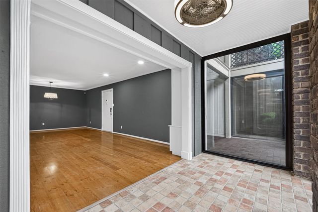 7575 Katy Freeway 18, Houston, TX 77024
