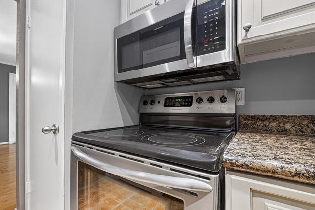 7575 Katy Freeway 18, Houston, TX 77024