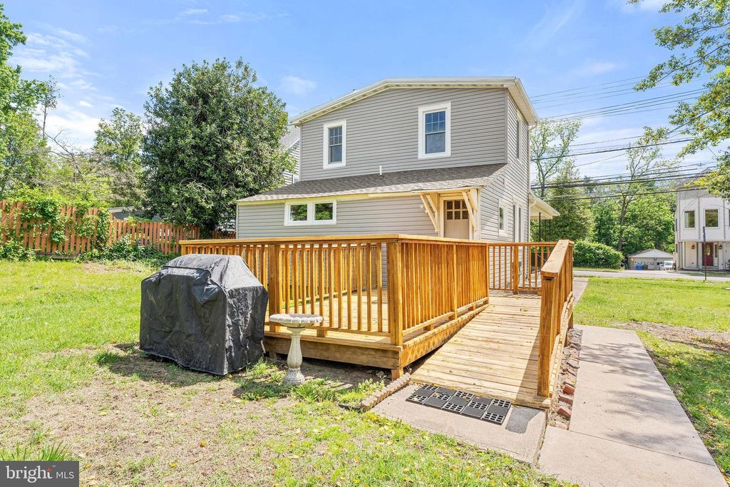 Image 27 of property listing at 587 MAIN ST, Lumberton, NJ 08048