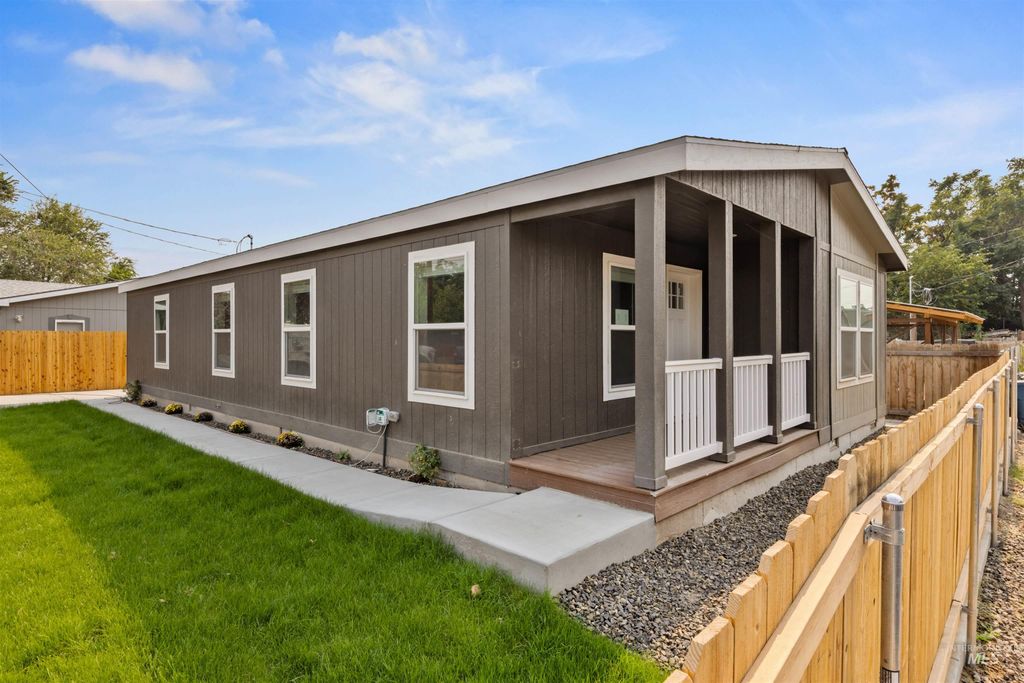 1315 2nd St N, Nampa, ID 83687