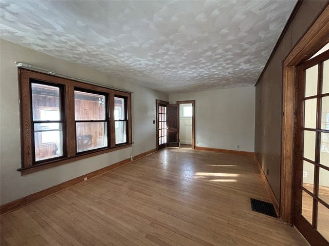 2713 PLUM Street, Erie, PA 16508