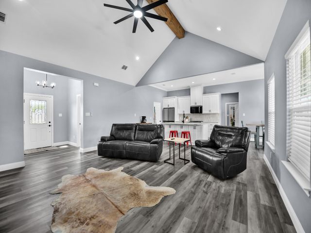 1017 Don Eve Court, Azle, TX 76020