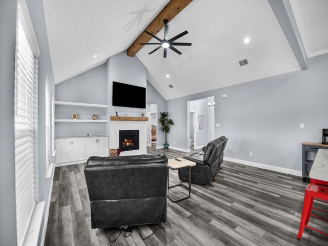 1017 Don Eve Court, Azle, TX 76020