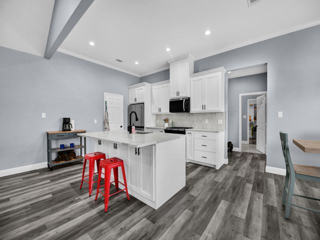 1017 Don Eve Court, Azle, TX 76020