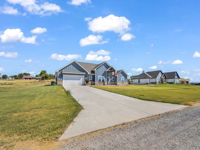 1017 Don Eve Court, Azle, TX 76020