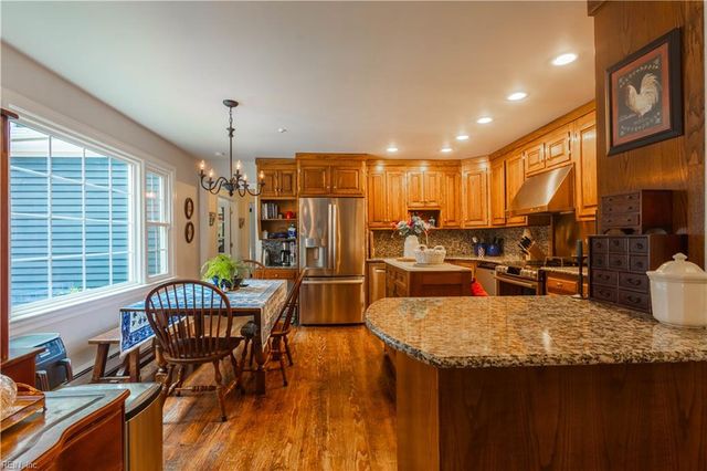 804 Link RD, Yorktown, VA 23692