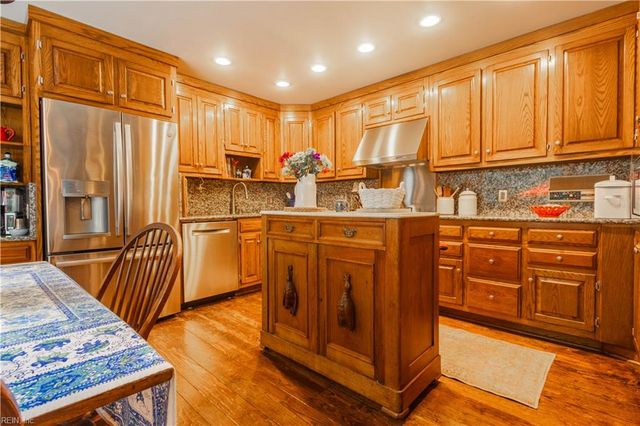 804 Link RD, Yorktown, VA 23692